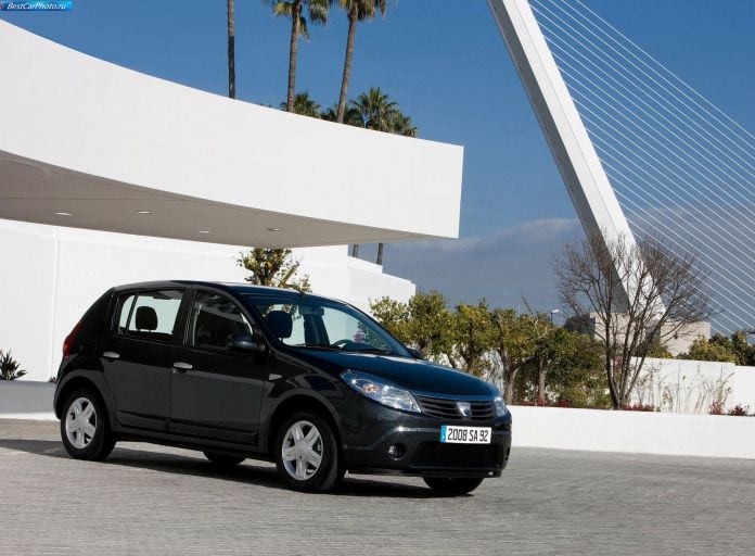 2009 Dacia Sandero - фотография 7 из 35 2009 Dacia Sandero - фотография 7 из 35
