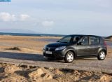 dacia_2009-sandero_1600x1200_009.jpg