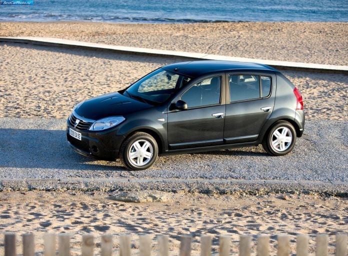 2009 Dacia Sandero - фотография 12 из 35 2009 Dacia Sandero - фотография 12 из 35