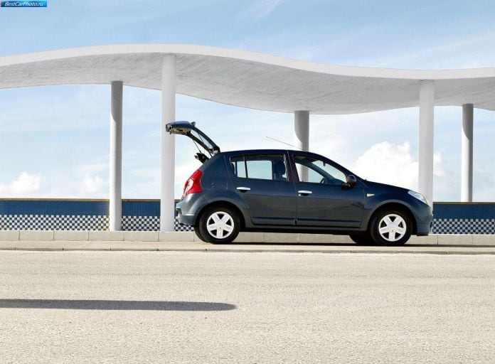 2009 Dacia Sandero - фотография 20 из 35 2009 Dacia Sandero - фотография 20 из 35