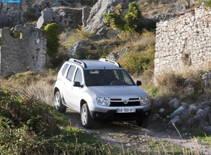 2011 Dacia Duster - фотография 31 из 86