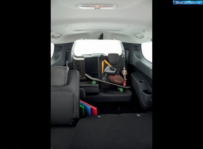 2013 Dacia Lodgy - фотография 45 из 46 2013 Dacia Lodgy - фотография 45 из 46