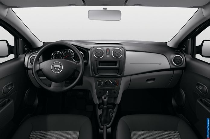 2013 Dacia Logan MCV - фотография 24 из 27 2013 Dacia Logan MCV - фотография 24 из 27