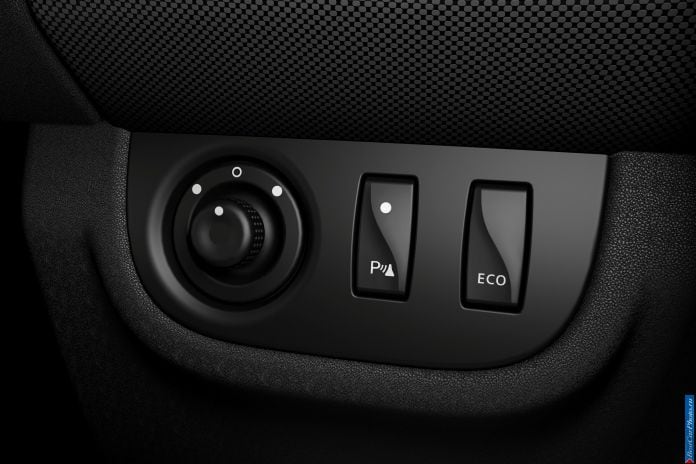 2013 Dacia Logan MCV - фотография 27 из 27 2013 Dacia Logan MCV - фотография 27 из 27