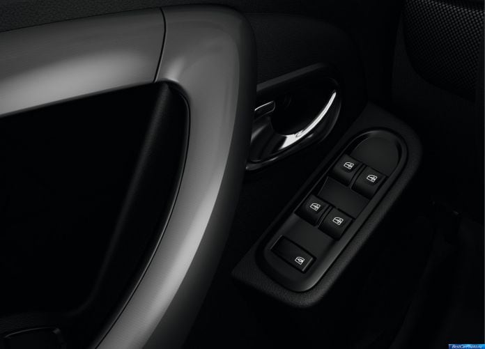2014 Dacia Duster - фотография 58 из 78 2014 Dacia Duster - фотография 58 из 78