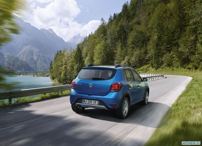 2017 Dacia Sandero Stepway - фотография 2 из 16