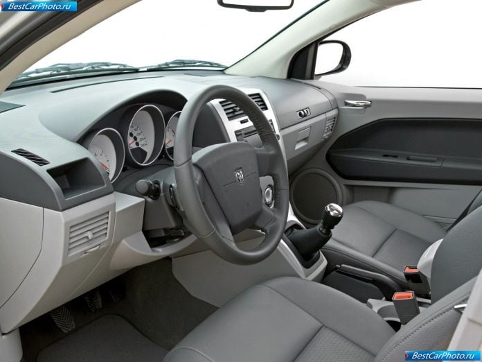 2007 Dodge Caliber - фотография 31 из 51