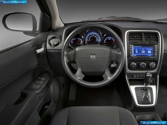 2010 Dodge Caliber - фотография 6 из 19