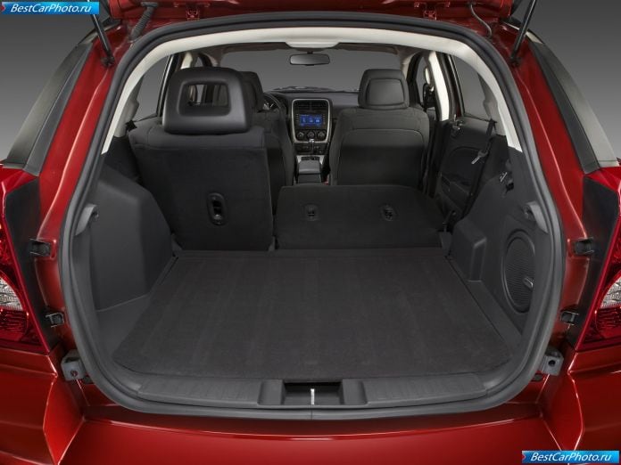2010 Dodge Caliber - фотография 13 из 19