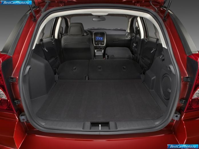2010 Dodge Caliber - фотография 15 из 19