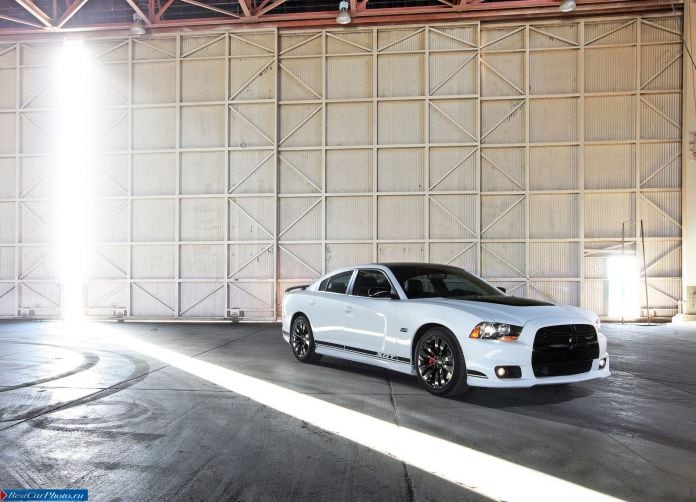 2013 Dodge Charger SRT8 392 Appearance Package - фотография 3 из 8