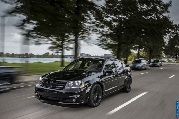 2013 Dodge Avenger Blacktop Edition - фотография 3 из 10