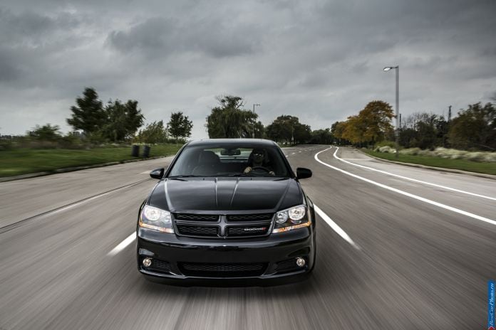 2013 Dodge Avenger Blacktop Edition - фотография 5 из 10