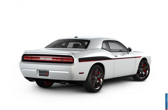 2013 Dodge Challenger RT Redline - фотография 4 из 10