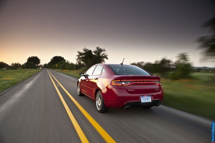 2013 Dodge Dart - фотография 2 из 105