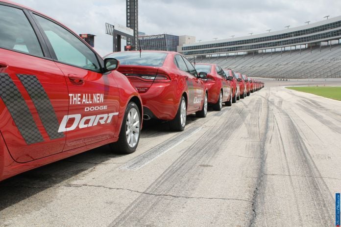 2013 Dodge Dart - фотография 77 из 105