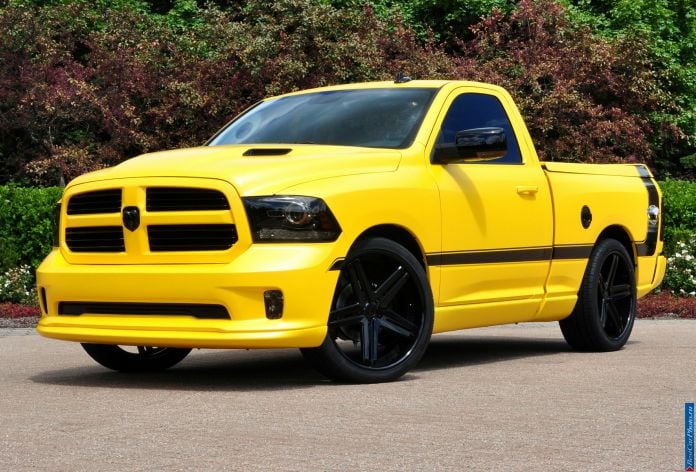 2013 Dodge RAM 1500 Rumble Bee Concept - фотография 1 из 8 2013 Dodge RAM 1500 Rumble Bee Concept - фотография 1 из 8