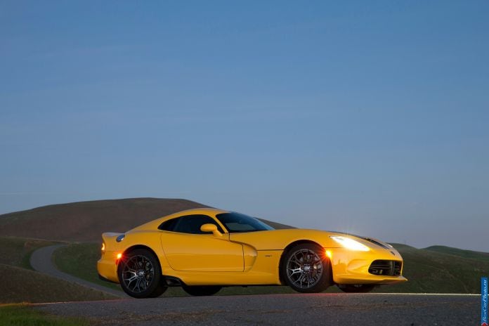 2013 Dodge Viper SRT - фотография 15 из 76