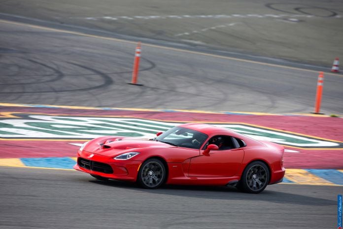 2013 Dodge Viper SRT - фотография 53 из 76