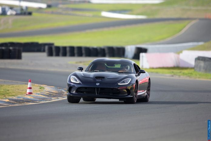 2013 Dodge Viper SRT GTS - фотография 22 из 94