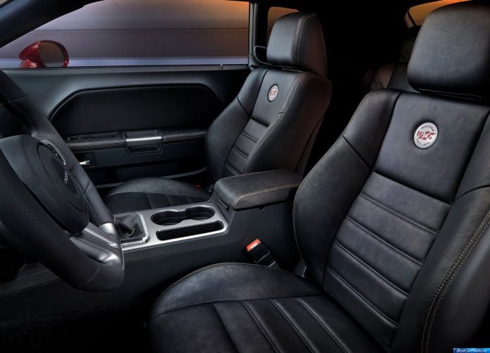 2014 Dodge Challenger 100th Anniversary Edition - фотография 9 из 17