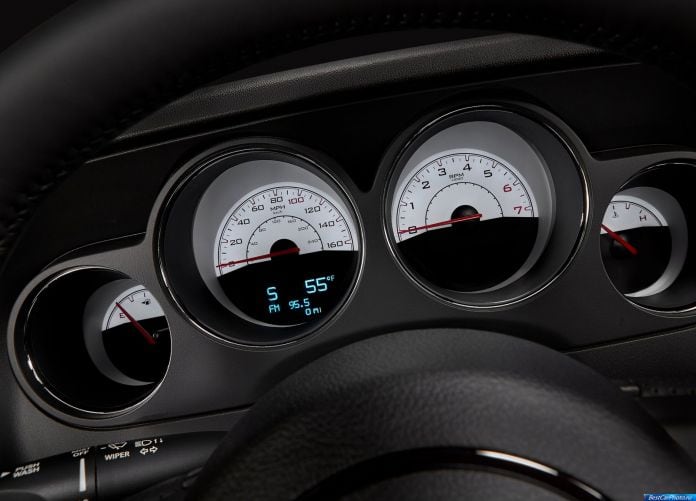 2014 Dodge Challenger 100th Anniversary Edition - фотография 10 из 17