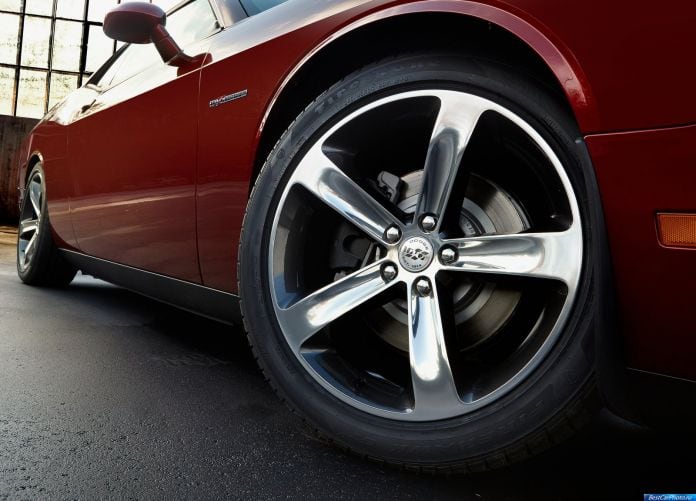 2014 Dodge Challenger 100th Anniversary Edition - фотография 13 из 17