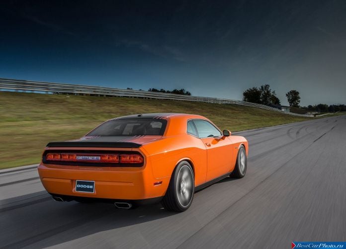 2014 Dodge Challenger R/T Shaker - фотография 8 из 9