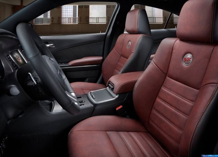 2014 Dodge Charger 100th Anniversary Edition - фотография 8 из 17
