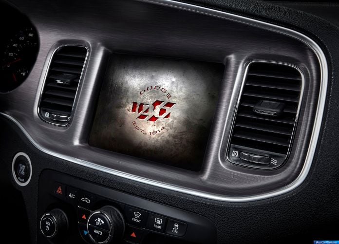 2014 Dodge Charger 100th Anniversary Edition - фотография 11 из 17