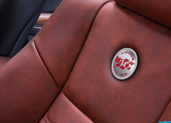 2014 Dodge Charger 100th Anniversary Edition - фотография 13 из 17