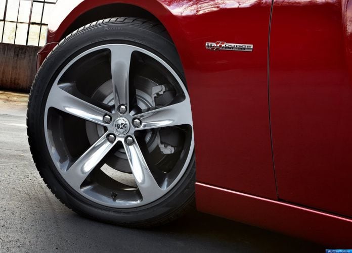 2014 Dodge Charger 100th Anniversary Edition - фотография 16 из 17