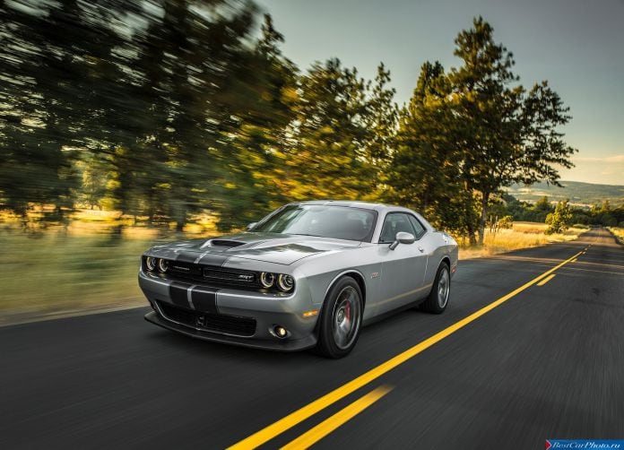2015 Dodge Challenger SRT - фотография 4 из 31
