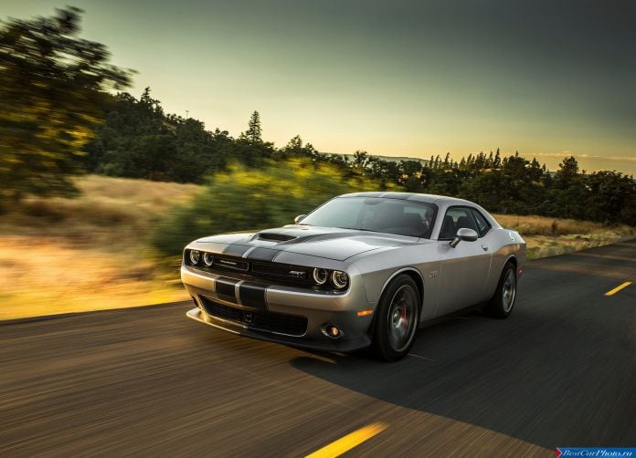 2015 Dodge Challenger SRT - фотография 5 из 31