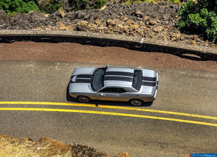 2015 Dodge Challenger SRT - фотография 11 из 31