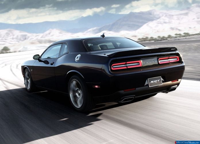 2015 Dodge Challenger SRT - фотография 15 из 31