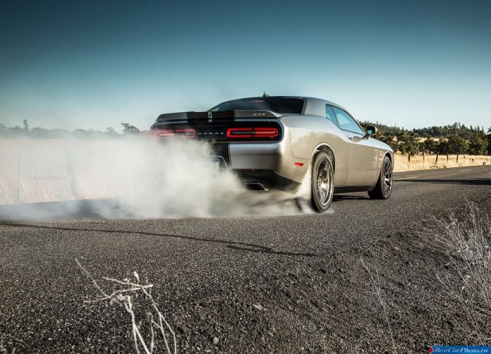 2015 Dodge Challenger SRT - фотография 22 из 31