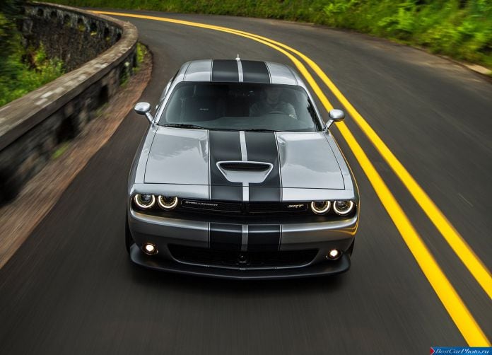 2015 Dodge Challenger SRT - фотография 25 из 31
