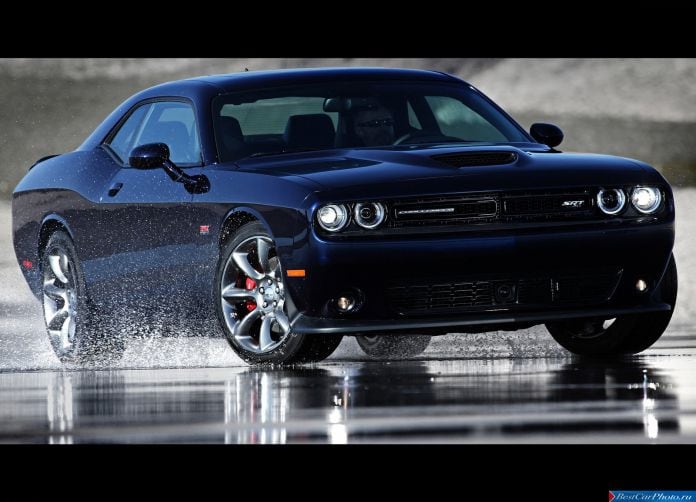 2015 Dodge Challenger SRT - фотография 31 из 31