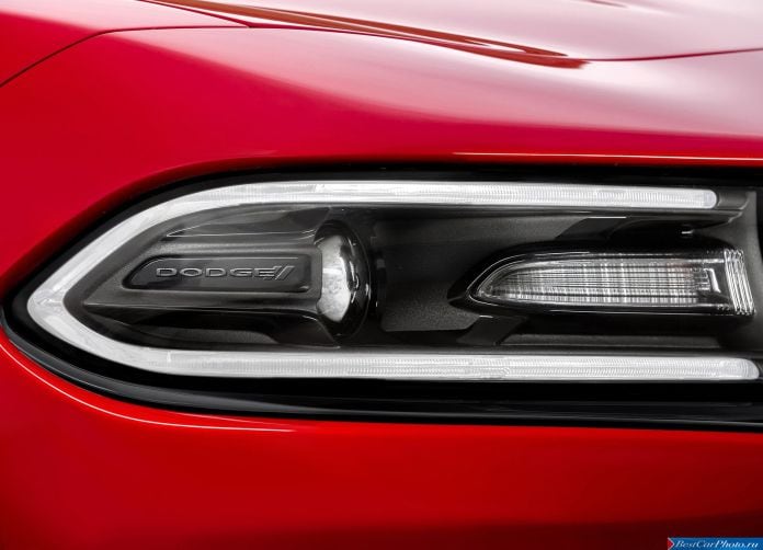 2015 Dodge Charger - фотография 1 из 15