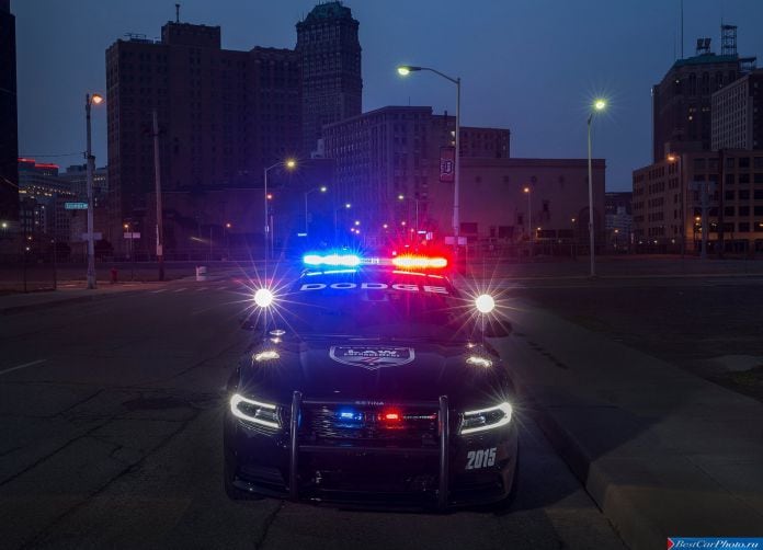 2015 Dodge Charger Pursuit - фотография 6 из 11