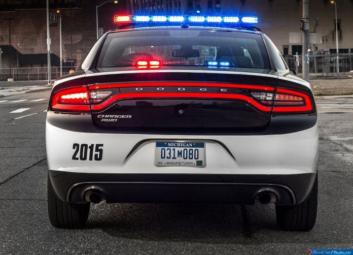 2015 Dodge Charger Pursuit - фотография 7 из 11