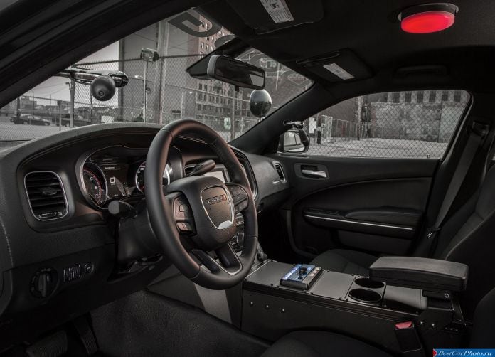 2015 Dodge Charger Pursuit - фотография 8 из 11