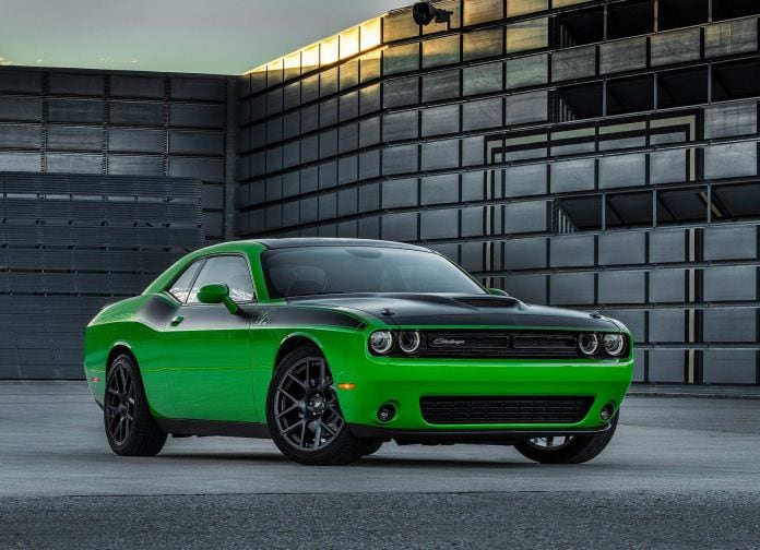 2017 Dodge Challenger TA - фотография 2 из 20