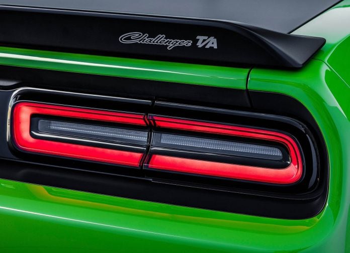 2017 Dodge Challenger TA - фотография 16 из 20