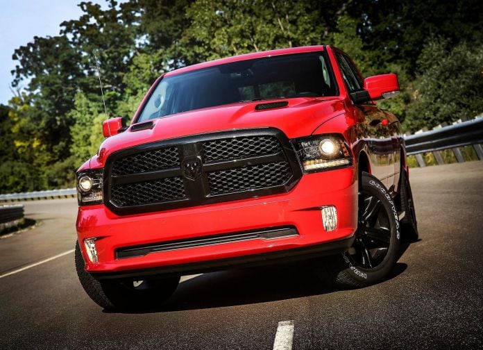 2017 Dodge Ram 1500 Night Package - фотография 2 из 14