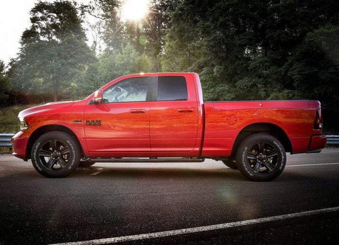 2017 Dodge Ram 1500 Night Package - фотография 3 из 14