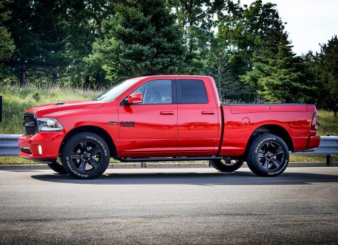 2017 Dodge Ram 1500 Night Package - фотография 4 из 14