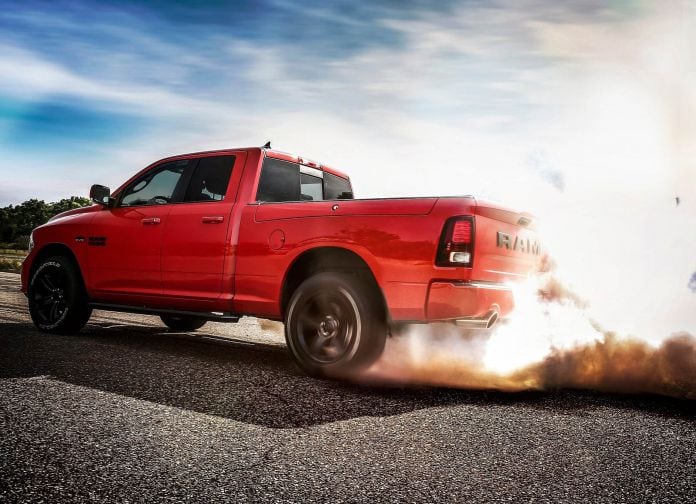 2017 Dodge Ram 1500 Night Package - фотография 6 из 14