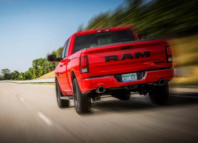 2017 Dodge Ram 1500 Night Package - фотография 7 из 14